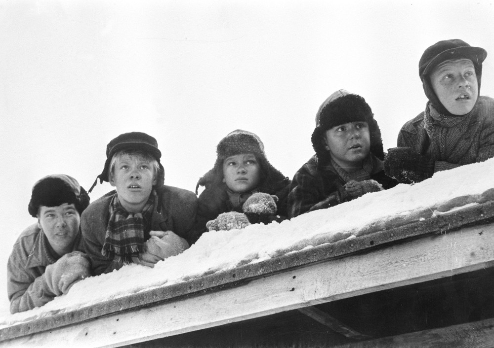 pojat1still