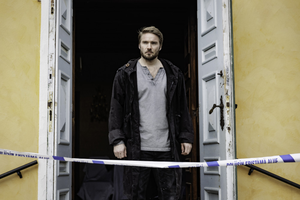 vares24still1